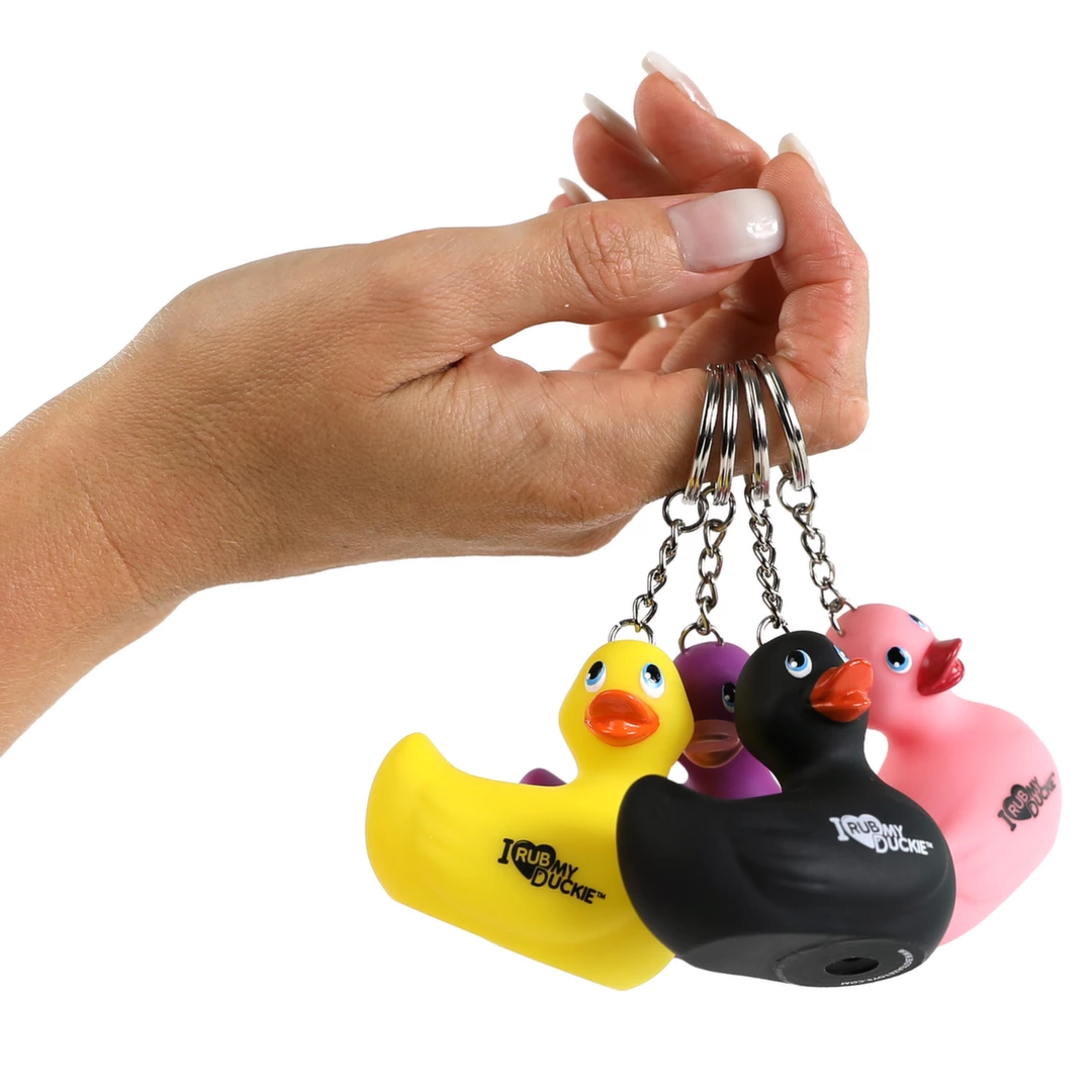 Breloczek - I Rub My Duckie Keychain Pink