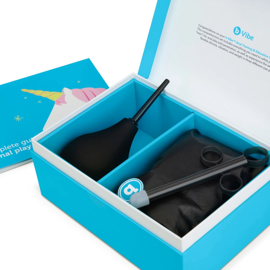 Zestaw do treningu analnego wykonany z silikonu w kolorze turkusowym i czarnym B-Vibe Anal Training & Education Set