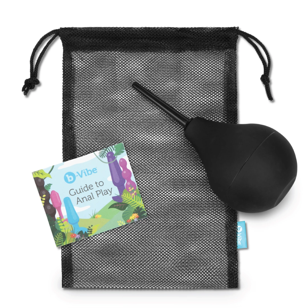 Gruszka analna wykonana z czarnego silikonu B-Vibe  Classic Enema 224 ml