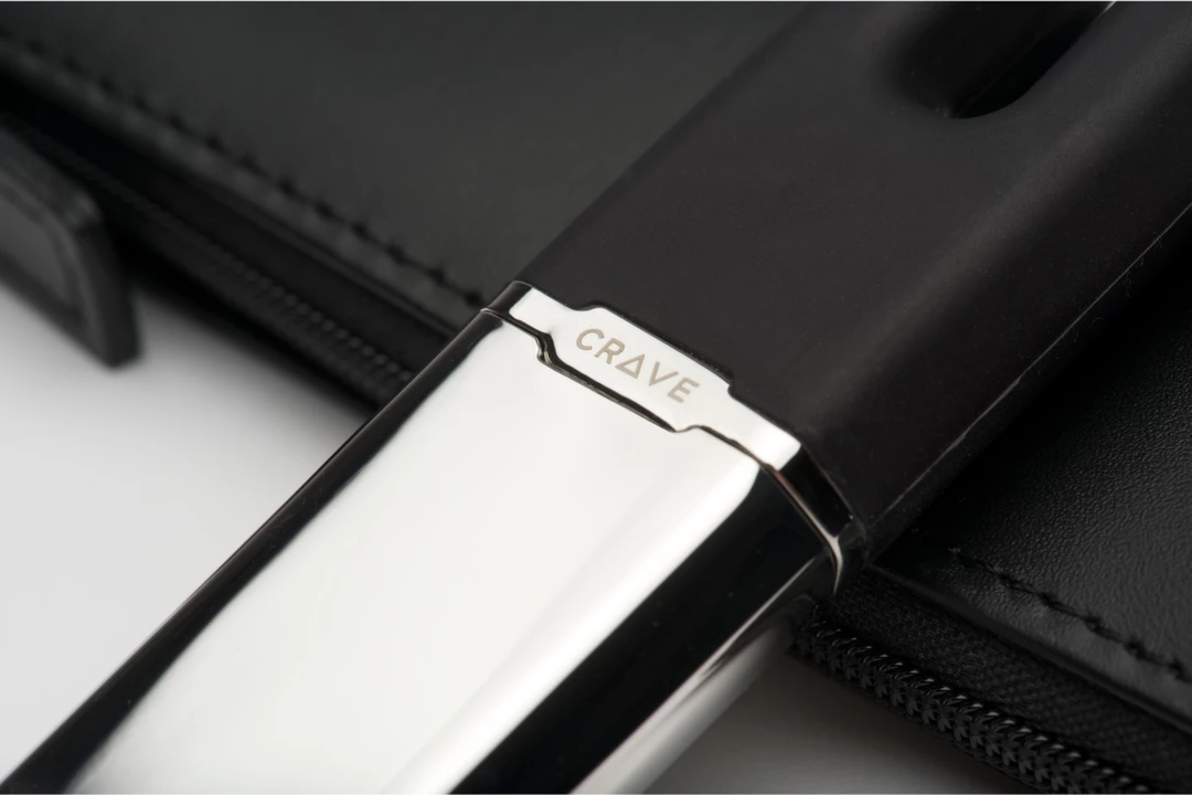 Czarny silikonowy wibrator do stymulacji łechtaczki z podwójną końcówką Crave Duet Vibrator 