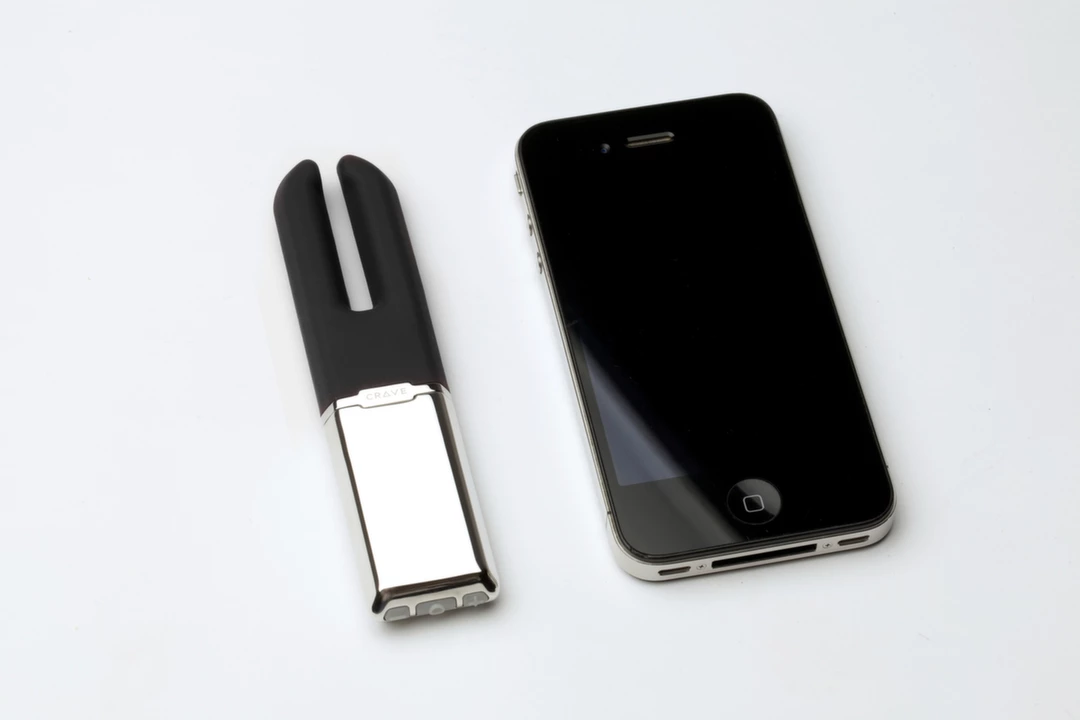 Czarny silikonowy wibrator do stymulacji łechtaczki z podwójną końcówką Crave Duet Vibrator 