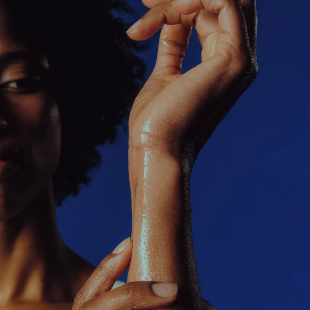 Olejek do masażu o aromacie drzewa sandałowego i kardamonu Dame Products 60 ml