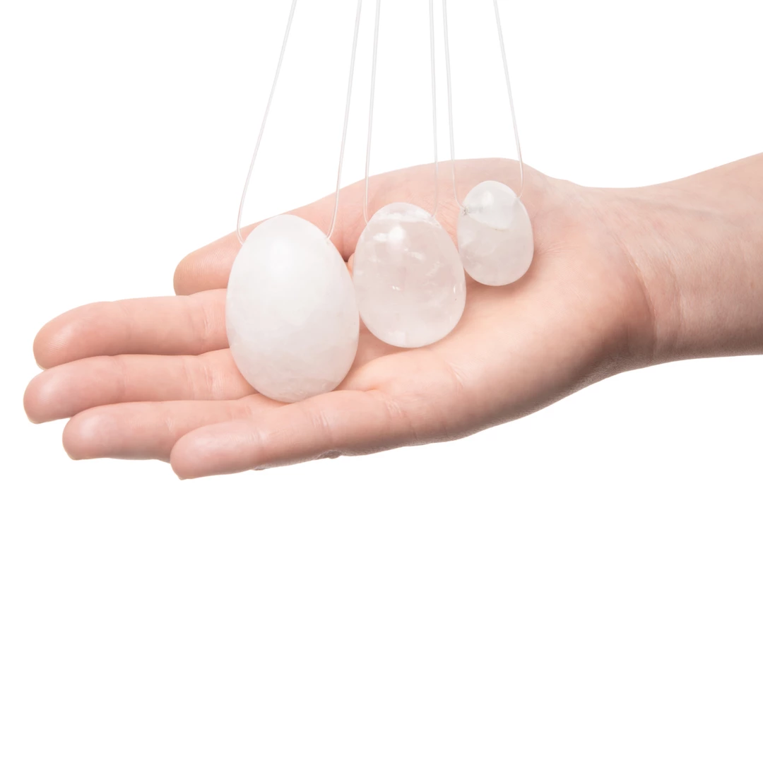 Kulka gejszy wykonana z kwarcu w kolorze białym L La Gemmes Yoni Egg  Kulka gejszy wykonana z kwarcu w kolorze białym L La Gemmes Yoni Egg