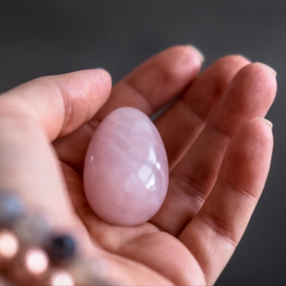 Kulka gejszy wykonana z różowego kwarcu M La Gemmes Yoni Egg  Kulka gejszy wykonana z różowego kwarcu M La Gemmes Yoni Egg