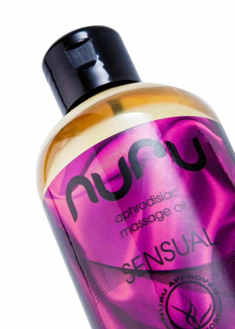Olejek do masażu o aromacie winogron i ylang ylang Nuru Sensual 250 ml