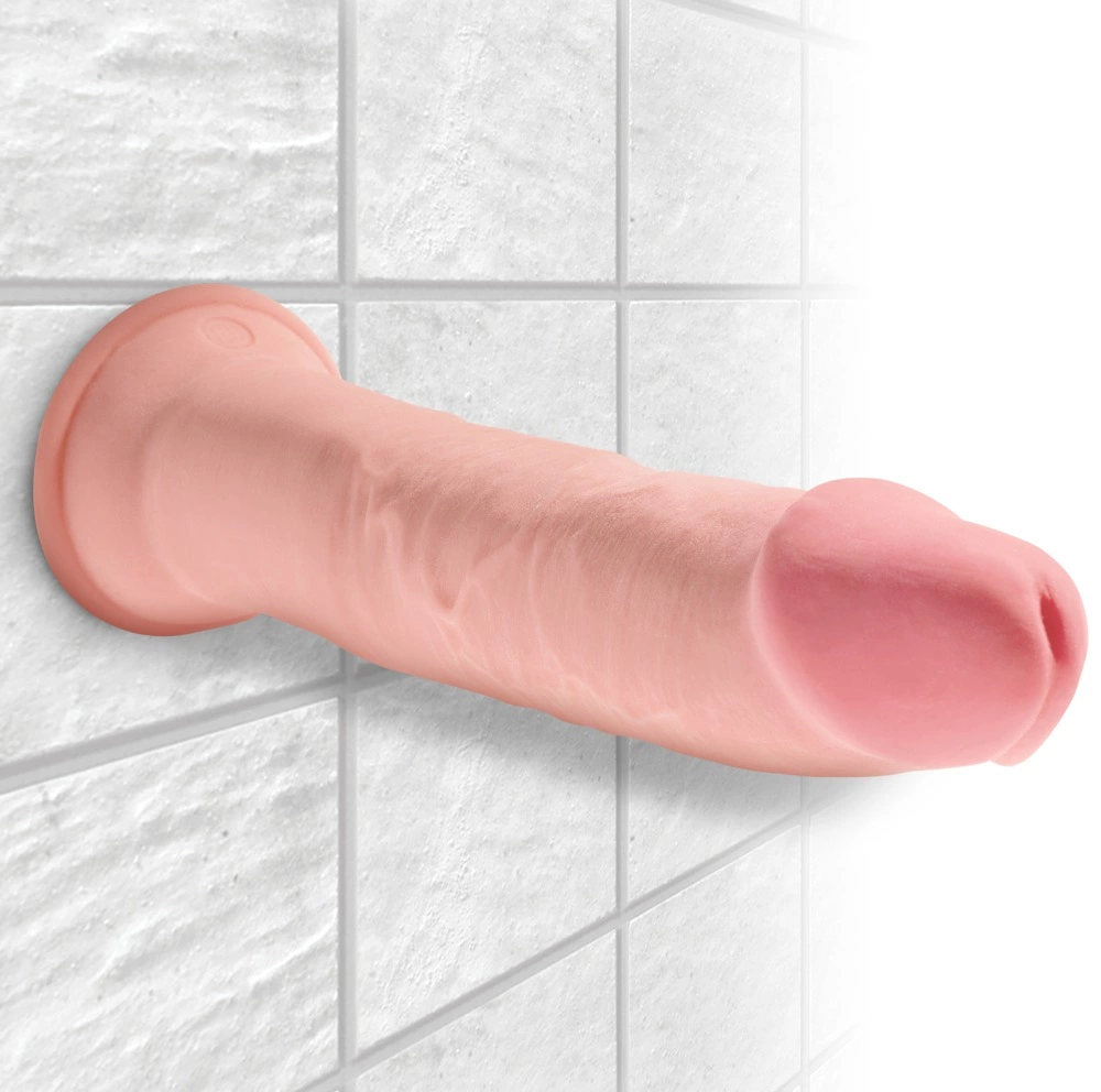 Realistyczne zakrzywione dildo do masturbacji wykonane z beżowych termoplastycznych elastomerów z przyssawką King Cock Plus 26 cm  Realistyczne zakrzywione dildo do masturbacji wykonane z beżowych termoplastycznych elastomerów z przyssawką King Cock Plus 26 cm