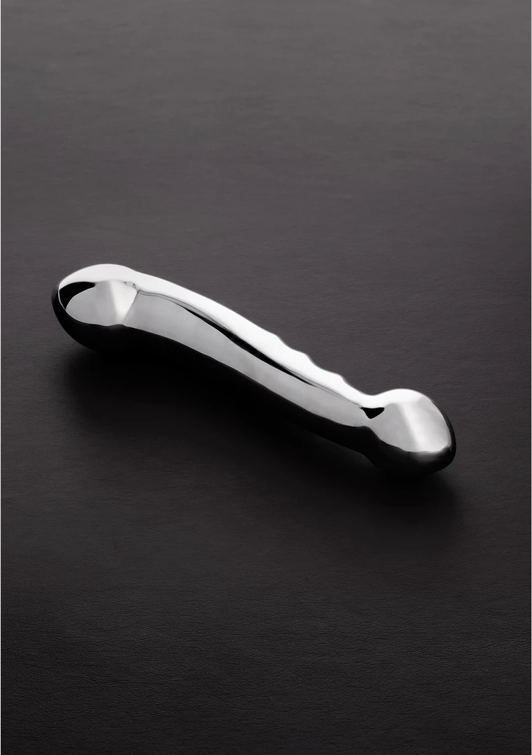 Eleganckie dildo ze srebrnej stali nierdzewnej Eleven Steel 18 cm Eleganckie dildo ze srebrnej stali nierdzewnej Eleven Steel 18 cm