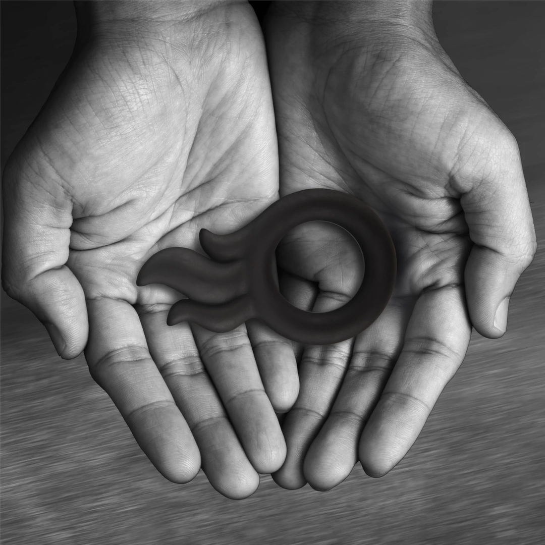 Pierścień erekcyjny silikonowy czarny na penisa z wypukłościami w kształcie ognia VelvOr Rooster Hawk